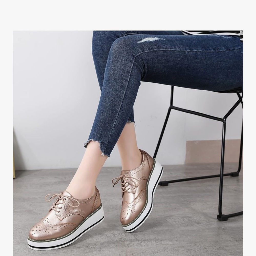 Dadawen Platform Lace-Up Wingtips Square Toe Oxfords